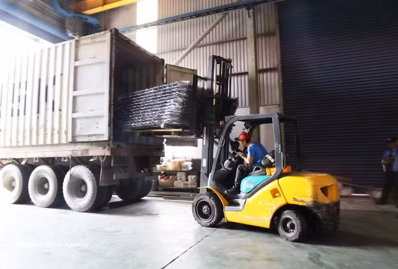 Des activités logistiques dans la zone industrielle de Tan Phu Trung, à Hô Chi Minh-Ville. Photo: VNA