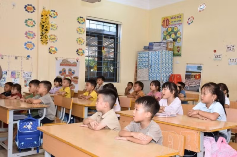 Au Vietnam, l’éducation dans les régions montagneuses, reculées et frontalières figure au rang des grandes priorités du Parti et de l’État.