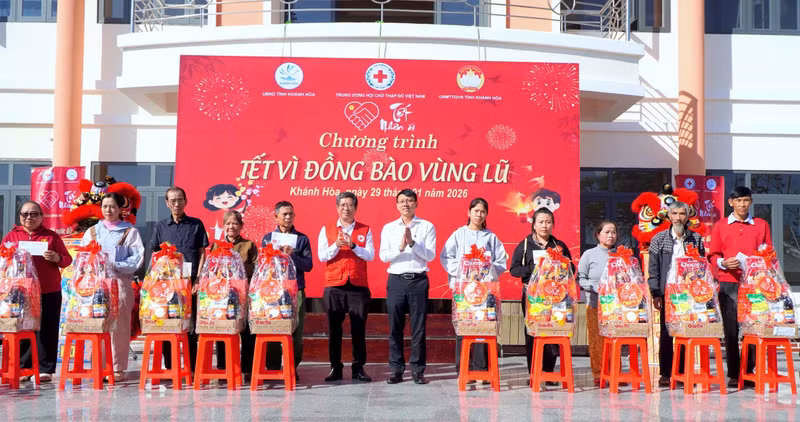 Tet pour les sinistres des inondations : Soutenir les habitants de Bac Ninh, Khanh Hoa et Son La