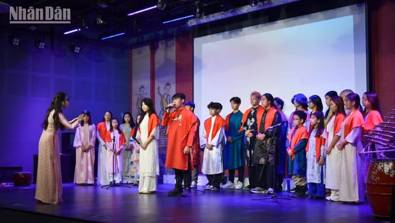 La jeunesse vietnamienne raconte son patrimoine culturel en France