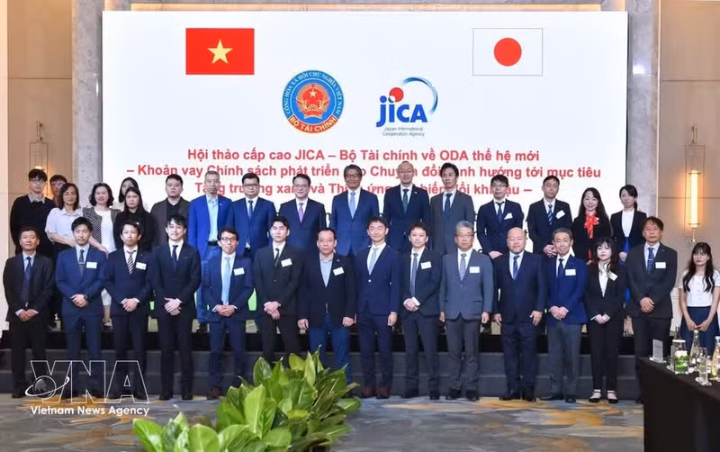 Le ministère vietnamien des Finances, en collaboration avec l'Agence japonaise de coopération internationale (JICA), organise un atelier sur les prêts pour la transition écologique et l'adaptation au changement climatique, le 18 mars 2026. Photo : VNA.