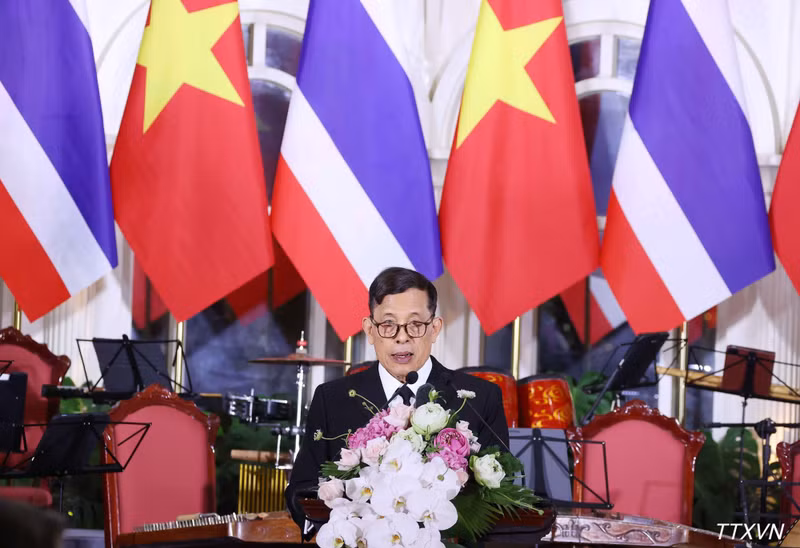 Le Roi de Thaïlande Maha Vajiralongkorn Phra Vajiraklaochaoyuhua prononce un discours.