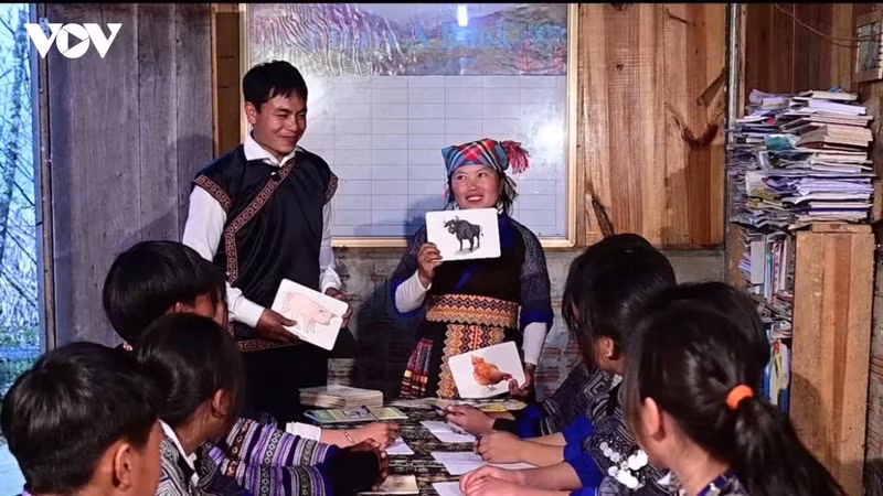 Les habitants des régions montagneuses de Lao Cai suivent les enseignements du Président Hô Chi Minh afin de bâtir une vie prospère et heureuse