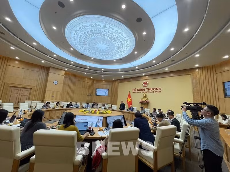 Conférence cruciale pour lancer la Stratégie de développement des services logistiques du Vietnam pour la période 2025-2035, avec une vision à l'horizon 2050. Photo : VNA.