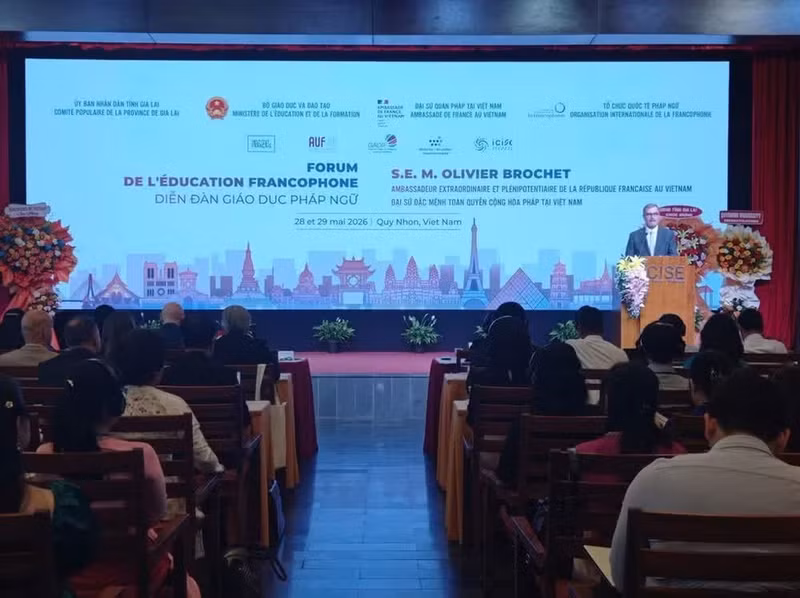 L’ambassadeur de France au Vietnam, Olivier Brochet, a salué l’engagement croissant du Vietnam en faveur du français et du bilinguisme. Photo : CVN/VNA