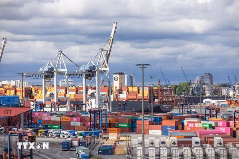 Port de marchandises à Hambourg, en Allemagne. Photo: VNA