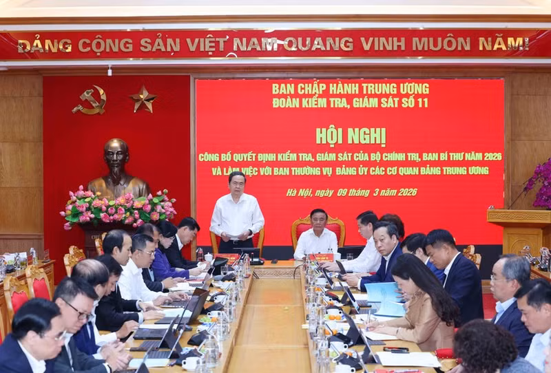 Le membre du Politburo, secrétaire du Comité du Parti de l’Assemblée nationale et président de l’Assemblée nationale, Trân Thanh Mân, s’exprime lors de la conférence, à Hanoi, le 9 mars. Photo : VNA.