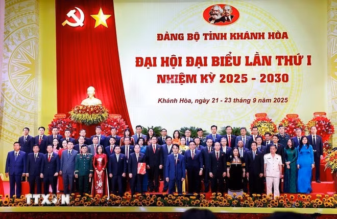 Le Comité exécutif provincial du Parti pour la période 2025-2030. Photo: VNA