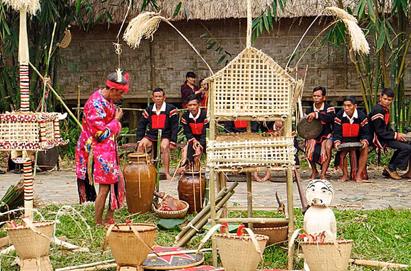 Fête d’invocation de la pluie et des récoltes chez les Ê Dê ảnh 2