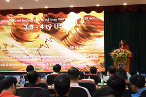 La Docteure Nguyen Thi Hien Thanh partage son point de vue sur l'économie sportive. Photo : CVN.