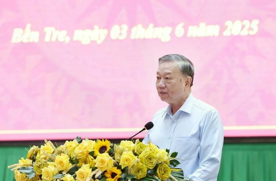 Le secrétaire général du PCV, To Lam, s’exprime lors d’une séance de travail dans la province de Ben Tre, le 3 juin. Photo : VNA.