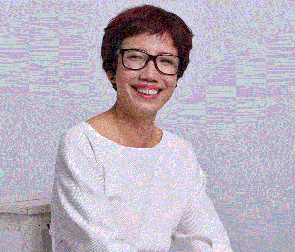 Selon la journaliste Tran Mai Anh, la période d’il y a 80 ans constitue un matériau vivant pour les explorations et recherches de la jeune génération actuelle. Photo: NDEL. tran-mai-anh-ndel.gif