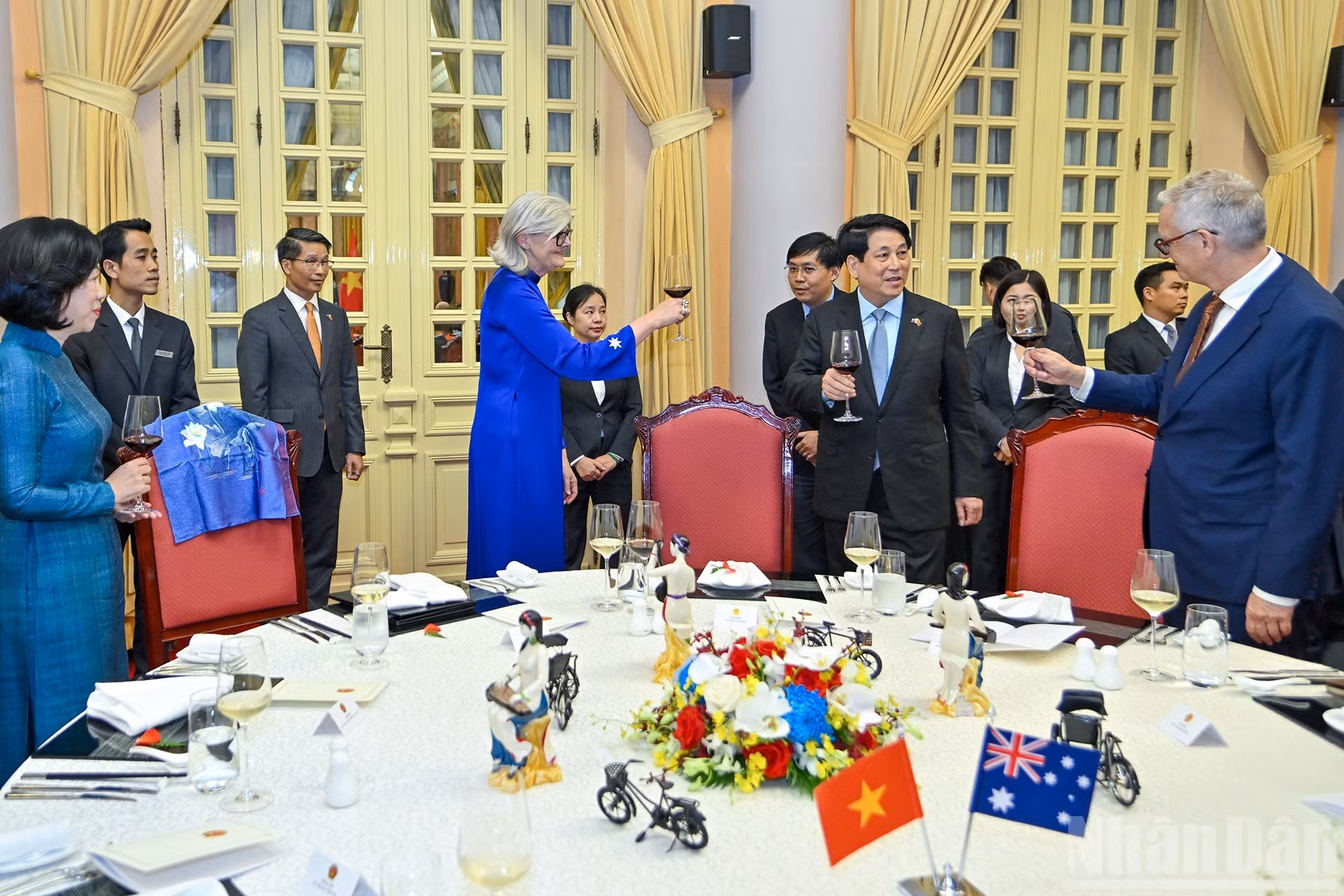S’appuyant sur la compréhension et la confiance stratégiques ainsi que sur la coopération régionale, notamment au sein de l’ASEAN, la gouverneure générale Sam Mostyn a insisté sur le fait que l’Australie demeurait un partenaire constant et fiable dans le cheminement du Vietnam vers son objectif de devenir un pays à revenu élevé d’ici 2045. Photo : Thuy Nguyen/NDEL