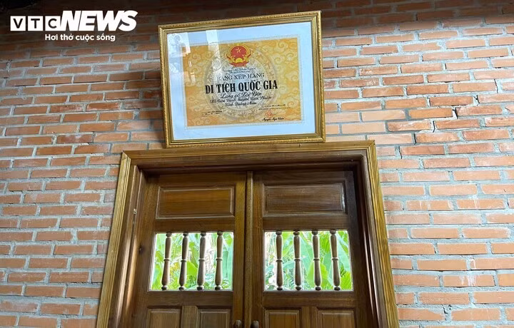 En septembre 2019, le village de Loc Yen a été classé au patrimoine national et reconnu comme l’un des quatre plus beaux anciens villages du Vietnam, devenant ainsi une destination touristique particulièrement prisée. Photo : vtcnews.vn