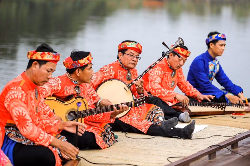 Le « don ca tài tu » est reconnu par l’UNESCO comme patrimoine culturel immatériel représentatif de l’humanité. Photo :VNA