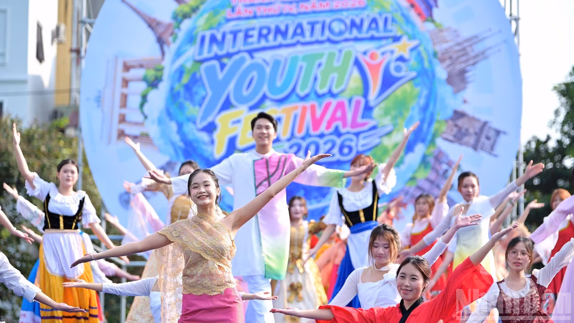 [En images] Un festival haut en couleur pour la jeunesse internationale à Hanoï