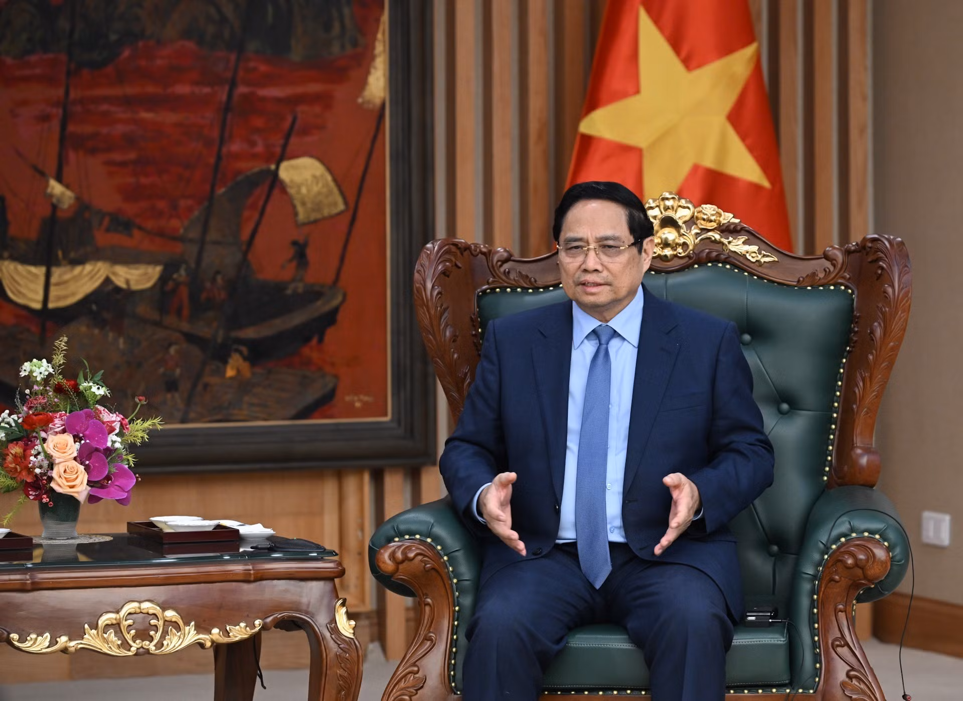 Lors de la rencontre, le Premier ministre Pham Minh Chinh a souligné que le partenariat stratégique intégral Vietnam – Japon connaissait une phase de développement dynamique, profond et substantiel, fondé sur une forte confiance politique. Photo : Tran Hai/NDEL