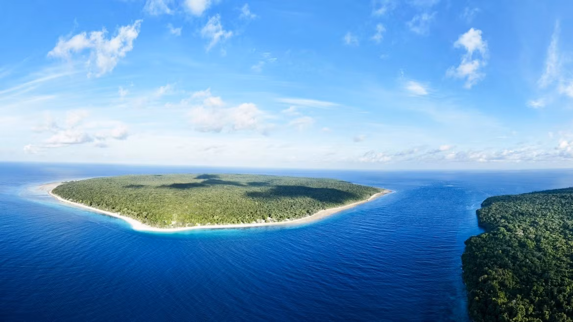 Nino Konis Santana (Timor-Leste) : Située dans la partie orientale de l’île de Timor, première réserve de biosphère du Timor-Leste, elle abrite la plus vaste forêt primaire du pays ainsi que des récifs coralliens protégeant près de 500 espèces de poissons marins. Photo : UNESCO