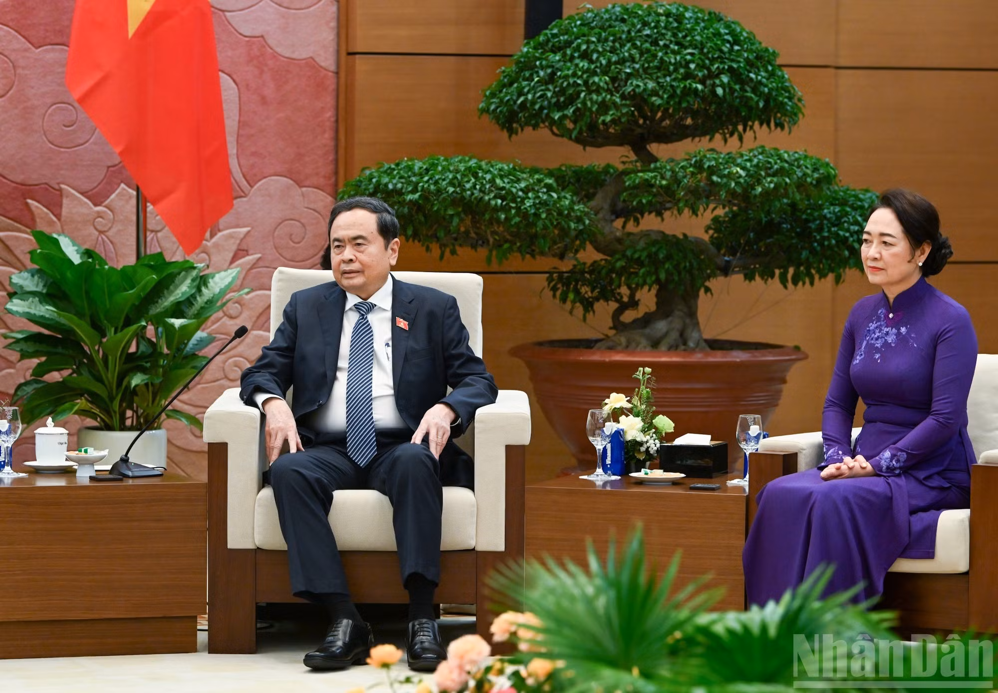 Le président de l'AN vietnamienne, Trân Thanh Mân, a félicité la République de Corée pour ses succès économiques récents, notamment l'organisation réussie de la Semaine des dirigeants des économies de l'APEC 2025 à Gyeongju, et a apprécié les politiques de "croissance équitable" et de "transition technologique" visant à renforcer la force nationale. Photo : Duy Linh/NDEL