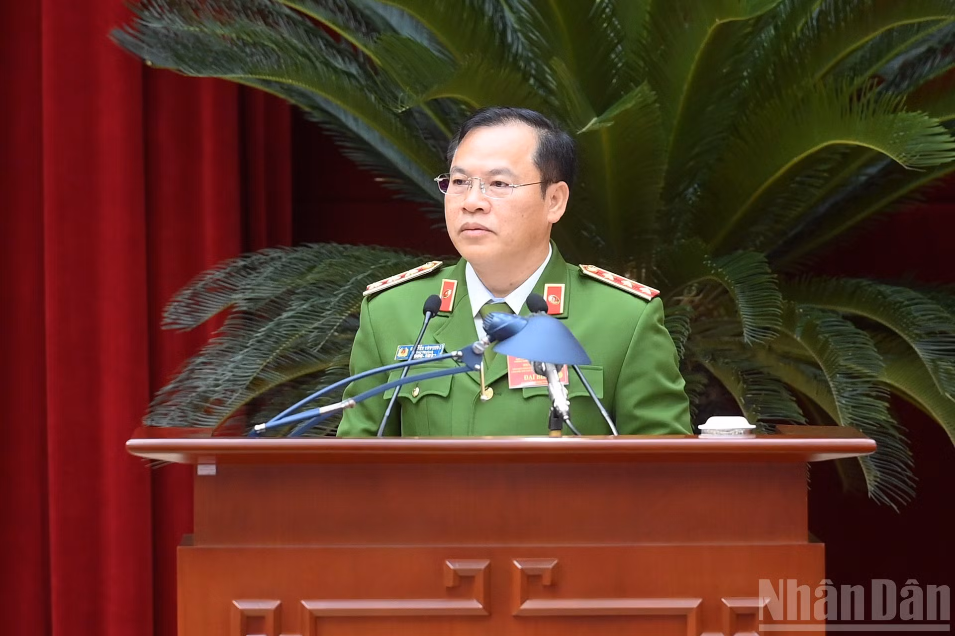 Le vice-ministre de la Sécurité publique, Nguyên Van Long, s’exprime lors de la conférence. Photo : Dang Khoa/NDEL