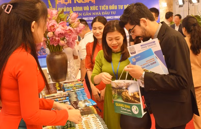 Quang Binh renforce la promotion du tourisme 