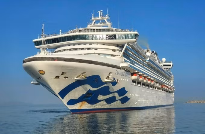 Diamond Princess amarré au port de Chan May. Photo: Thien Nhan 