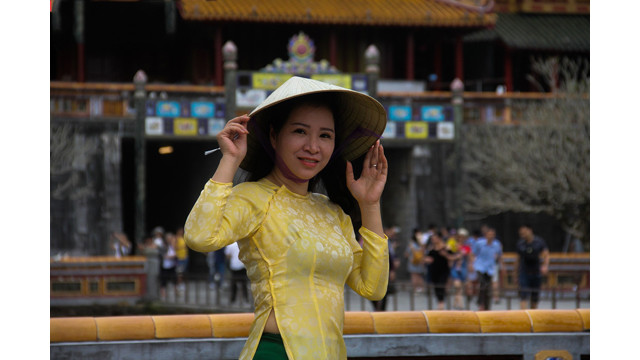 Images impressionnantes de centaines de pans d’ao dài à Dai Nôi de Huê ảnh 8 Images impressionnantes de centaines de pans d’ao dài à Dai Nôi de Huê ảnh 8