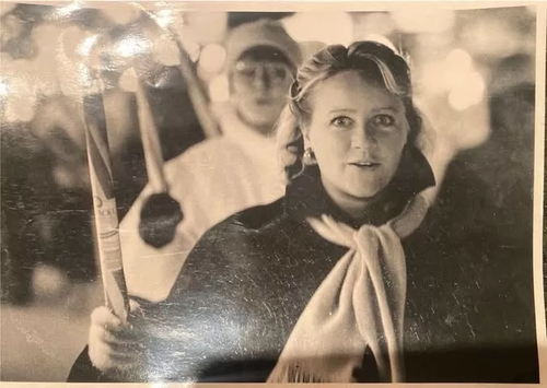 Elisabeth Dahlin, dans sa jeunesse, a participé aux mouvements de soutien au peuple vietnamien contre la guerre. Photo fournie par Elisabeth Dahlin. Elisabeth Dahlin, dans sa jeunesse, a participé aux mouvements de soutien au peuple vietnamien contre la guerre. Photo fournie par Elisabeth Dahlin.