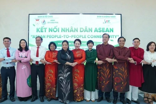 Les consuls généraux et des autorités locales lors de l’événement. Photo : comité d’organisation