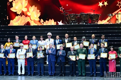 [En images] Le secrétaire général To Lam à la soirée d’hommage « Hô Chi Minh – Le chemin de l’aspiration »