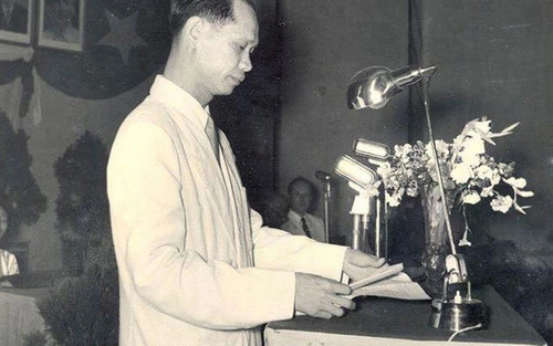 Le journaliste Do Duc Duc en tant que directeur. Photo : Musée du Journalisme du Vietnam do-duc-duc-swip.jpg