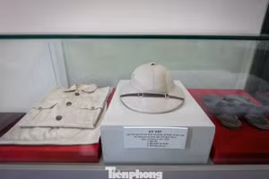 Conservation des documents et objets précieux liés aux visites du Président Hô Chi Minh à l’usine textile de Nam Dinh