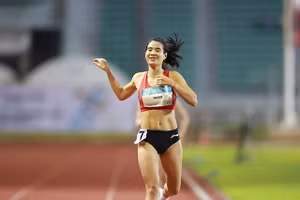 Bui Thi Ngan a remporté la médaille d’or du 800 m féminin lors de l’Open d’athlétisme de la ville de New Taipei 2026, au Taipei chinois, le 7 juin. Photo : SGGP.