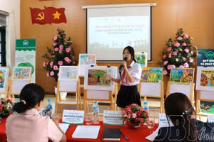 Un concours de dessin sur l’environnement destiné aux élèves de la province de Dien Bien. Photo : baodienbien. 