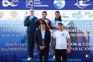 La Vietnamienne Diep Thi Huong remporte trois titres asiatiques en canoë-kayak. Photo : tdtt.gov.vn