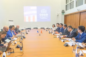 [Photos] Vietnam–France : des échanges renforcés en matière de politiques publiques