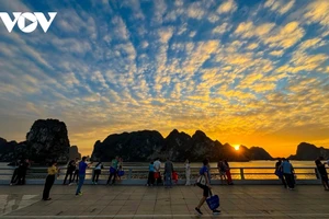 Ha Long bénéficie actuellement d’une météo particulièrement agréable et douce.