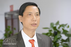Le Van Thuy, vice-président de l’Association générale des Vietnamiens au Laos, répond à une interview de la VNA. Photo : VNA.