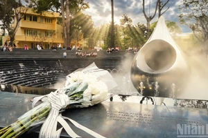Les habitants de Ho Chi Minh-Ville profitent de l’espace vert du parc n°1 Ly Thai To
