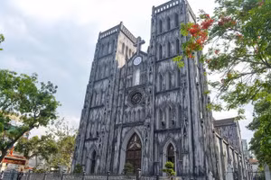 La cathédrale Saint-Joseph de Hanoi – Un joyau architectural au cœur du vieux quartier