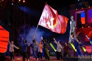 Le programme télévisé « Deux mains pour bâtir une patrie » à Ho Chi Minh-Ville