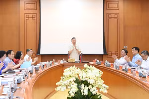 Le secrétaire général du Parti et président de la République To Lam, ainsi que des dirigeants du Parti et de l'État, assistent à la deuxième réunion du Comité central de pilotage pour le développement de la culture vietnamienne. (Photo : Dang Khoa)