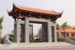 Le site commémoratif du Secrétaire général Hà Huy Tập a été construit de manière spacieuse et digne dans sa terre natale – la commune de Cam Hung, province de Ha Tinh.