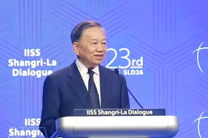 Le secrétaire général et président To Lam a prononcé le discours d'ouverture du 23e Dialogue de Shangri-La. Photo : VNA.