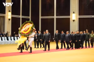 [Photos] Le président de l’AN Tran Thanh Man rend hommage au camarade Xaysomphone Phomvihane
