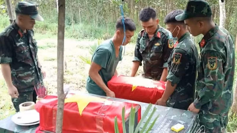 Trois restes de soldats tombés pour la Patrie ont été retrouvés dans la commune de Quê Phuoc. (Photo : QUANG CUONG.