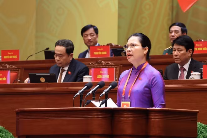 Mme Ha Thi Nga, membre du Comité central du Parti, vice-secrétaire permanente du Comité du Parti du Front de la Patrie du Vietnam et des organisations de masse du ressort central. Photo : VNA.