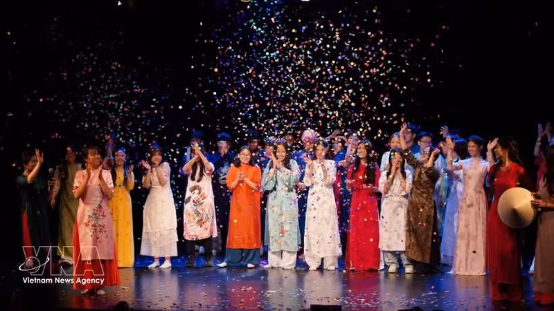 Photo d'illustration : Le festival culturel « Vietnam brillant », qui s'est tenu du 26 au 28 juin 2026 au Centre culturel Zahrada, à Prague, en République tchèque, a attiré de nombreux participants vietnamiens à l'étranger. Photo : VNA