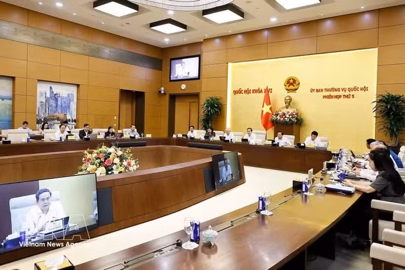 Le président de l’Assemblée nationale, Trân Thanh Mân, s'exprime lors des débats. Photo : VNA.