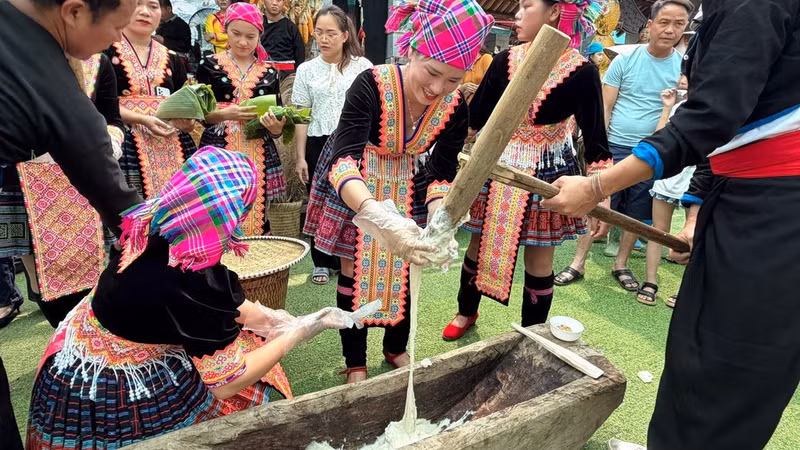 Les communautés présentent leur culture traditionnelle et échangent avec les visiteurs. (Photo : Comité d’organisation)